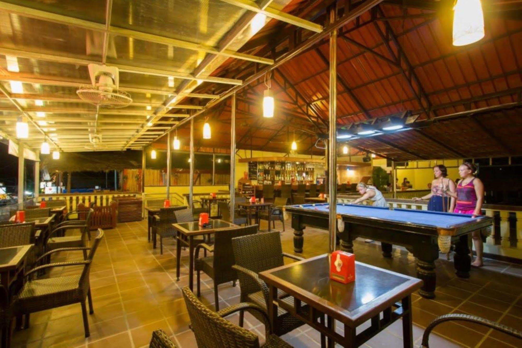 Sakal Guesthouse Restaurant & Bar Сиханоуквил Екстериор снимка